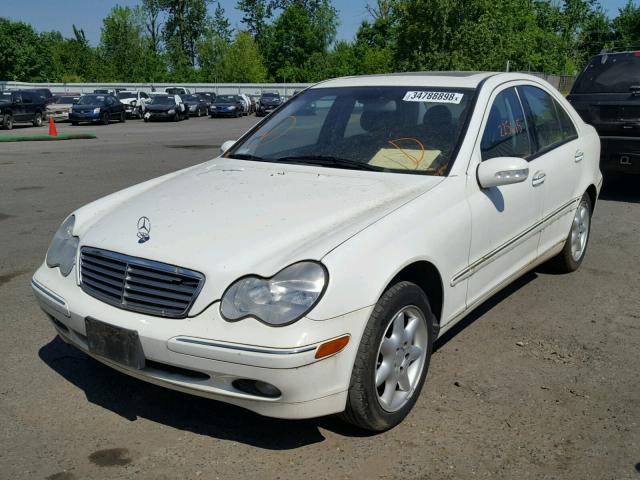 WDBRF61J92F287269 - 2002 MERCEDES-BENZ C 240 WHITE photo 2