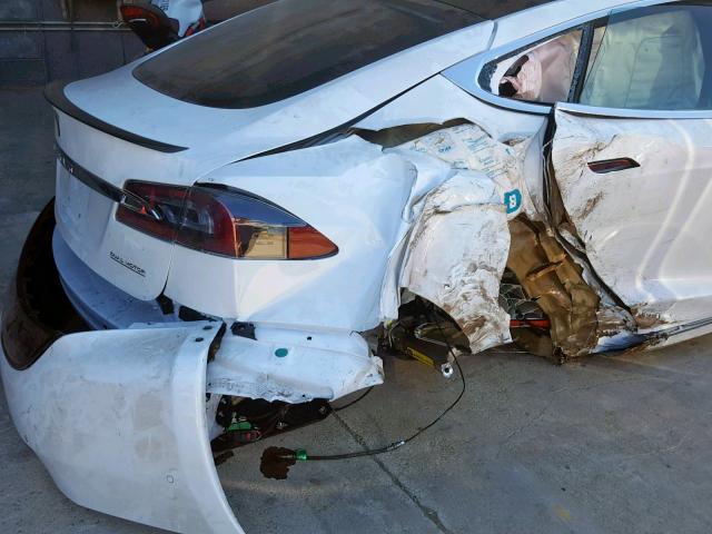 5YJSA1E46KF332536 - 2019 TESLA MODEL S أبيض صورة 9