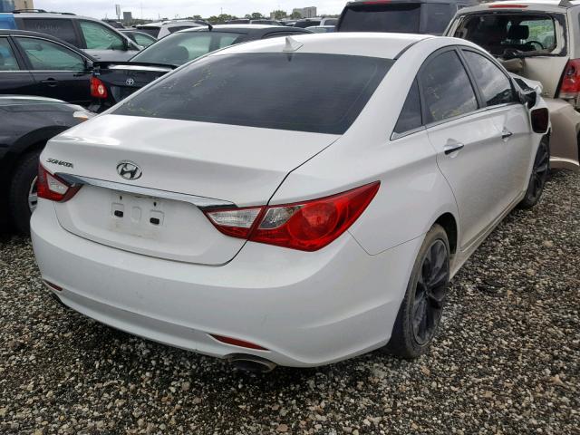 5NPEC4AC3BH153135 - 2011 HYUNDAI SONATA SE WHITE photo 4