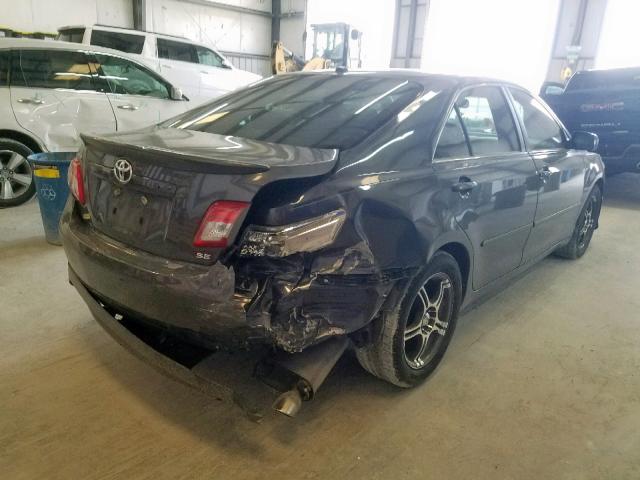 4T1BF3EK9BU194795 - 2011 TOYOTA CAMRY BASE GRAY photo 4