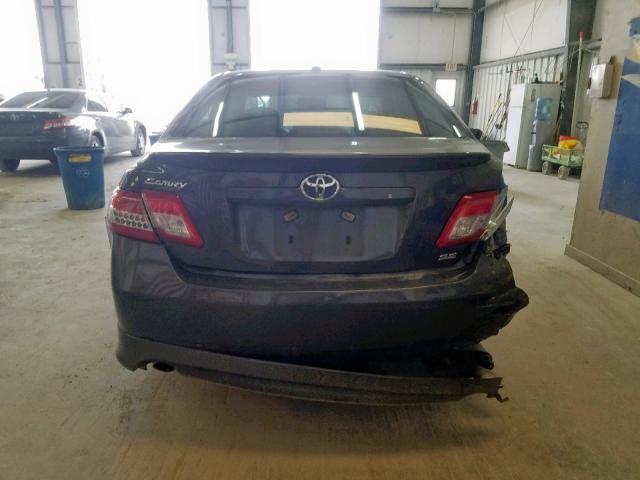 4T1BF3EK9BU194795 - 2011 TOYOTA CAMRY BASE GRAY photo 9