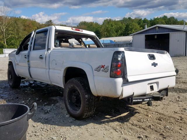 1GCGK13U73F245585 - 2003 CHEVROLET SILVERADO WHITE photo 3