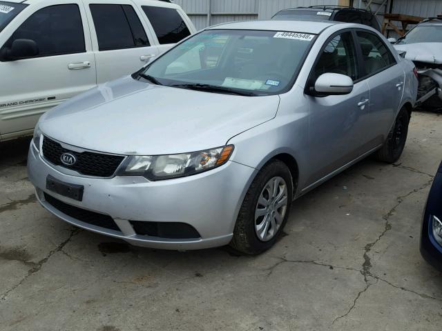 KNAFU4A26D5695354 - 2013 KIA FORTE EX SILVER photo 2