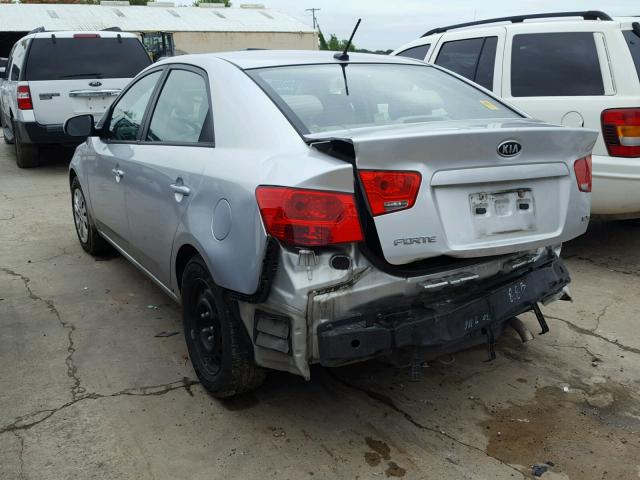 KNAFU4A26D5695354 - 2013 KIA FORTE EX SILVER photo 3