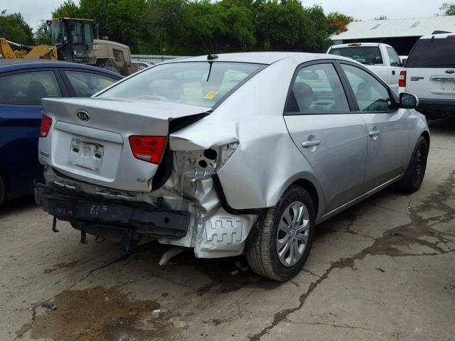 KNAFU4A26D5695354 - 2013 KIA FORTE EX SILVER photo 4