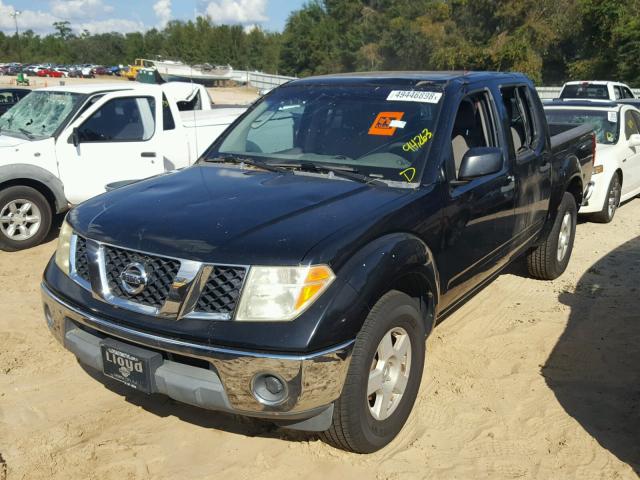 1N6AD07U35C433350 - 2005 NISSAN FRONTIER C BLACK photo 2