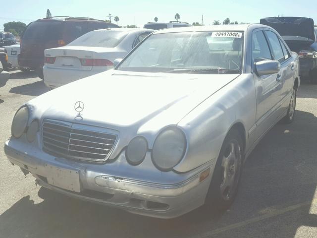 WDBJF65J22B497114 - 2002 MERCEDES-BENZ E 320 SILVER photo 2