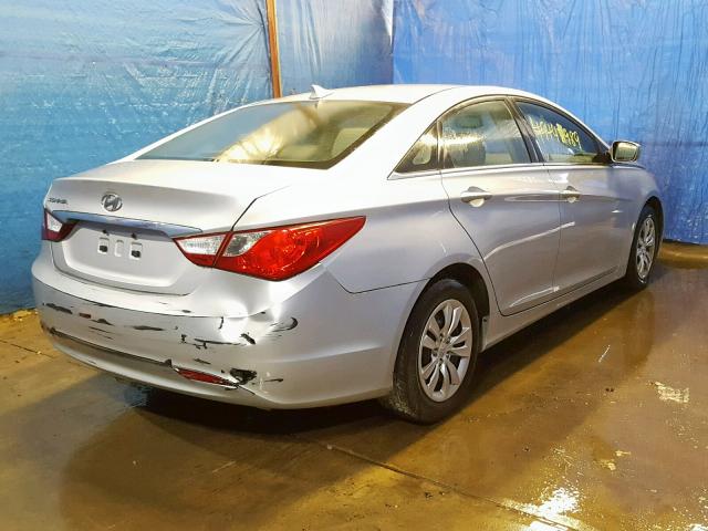 5NPEB4AC2CH381387 - 2012 HYUNDAI SONATA GLS SILVER photo 4