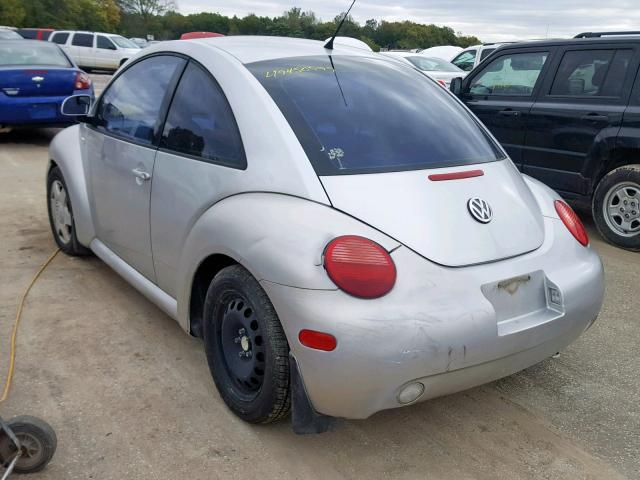 3VWCA21C4YM480256 - 2000 VOLKSWAGEN NEW BEETLE SILVER photo 3