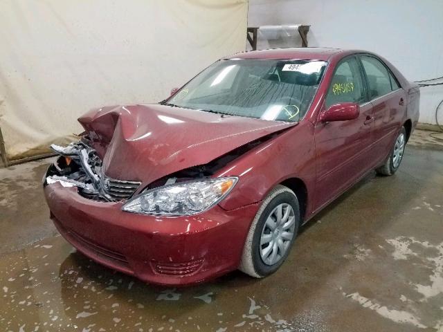 4T1BE32K55U094558 - 2005 TOYOTA CAMRY LE RED photo 2
