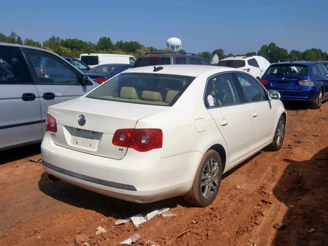 3VWDF71K86M627685 - 2006 VOLKSWAGEN JETTA 2.5L WHITE photo 4