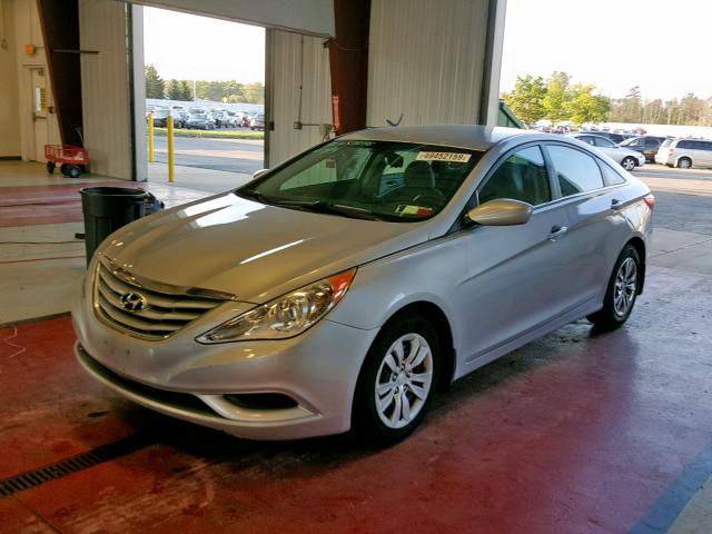 5NPEB4AC8CH323722 - 2012 HYUNDAI SONATA GLS SILVER photo 2