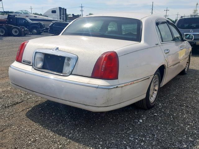 1LNHM81W6YY924296 - 2000 LINCOLN TOWN CAR E WHITE photo 4