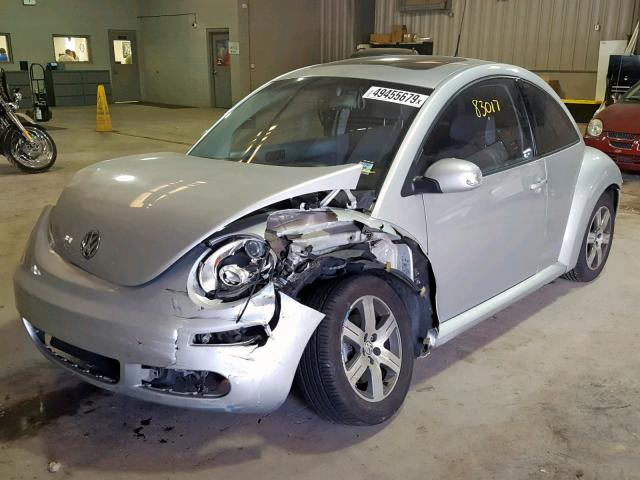 3VWRW31C86M412816 - 2006 VOLKSWAGEN NEW BEETLE ვერცხლისფერი ფოტო 2