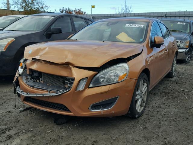 YV1902FH5B2006037 - 2011 VOLVO S60 T6 ORANGE photo 2