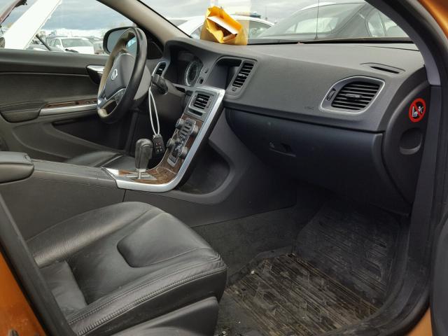 YV1902FH5B2006037 - 2011 VOLVO S60 T6 ORANGE photo 5