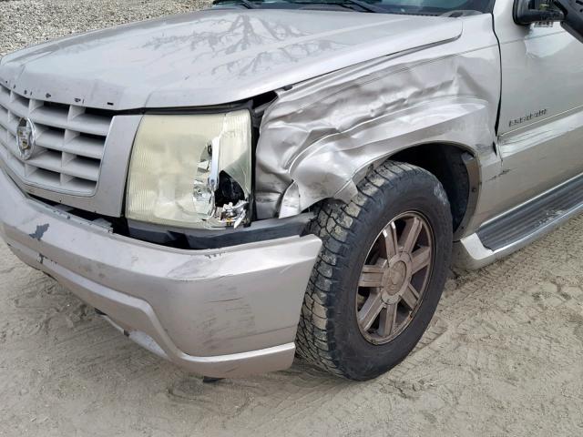 1GYEC63T14R257475 - 2004 CADILLAC ESCALADE L GRAY photo 9