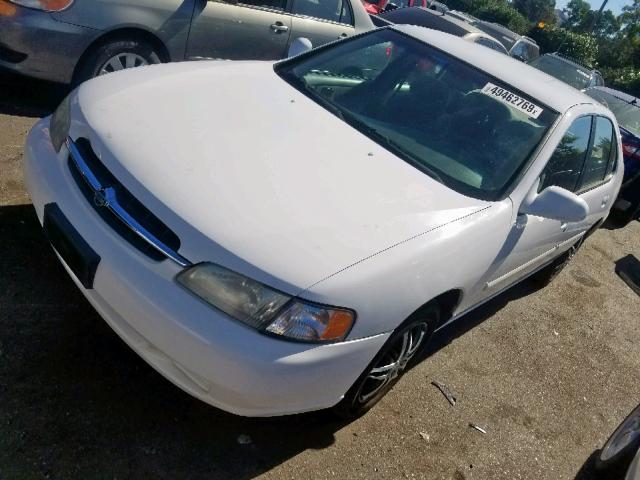 1N4DL01D1WC237829 - 1998 NISSAN ALTIMA XE WHITE photo 2