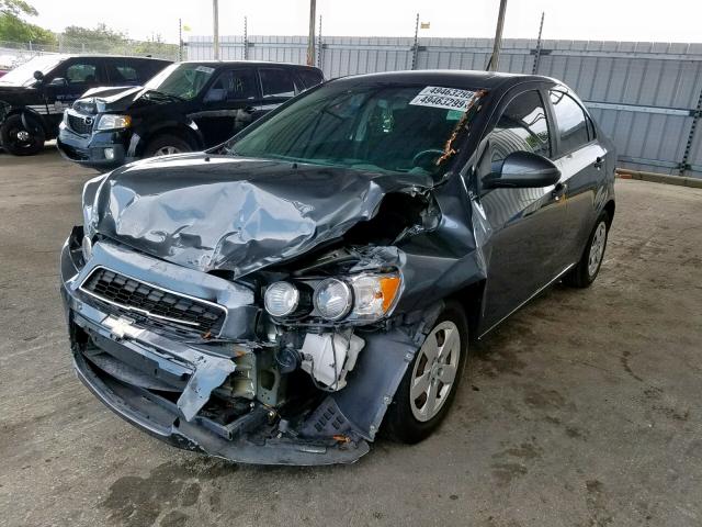 1G1JB5SH1D4118144 - 2013 CHEVROLET SONIC LS 灰色 照片 2