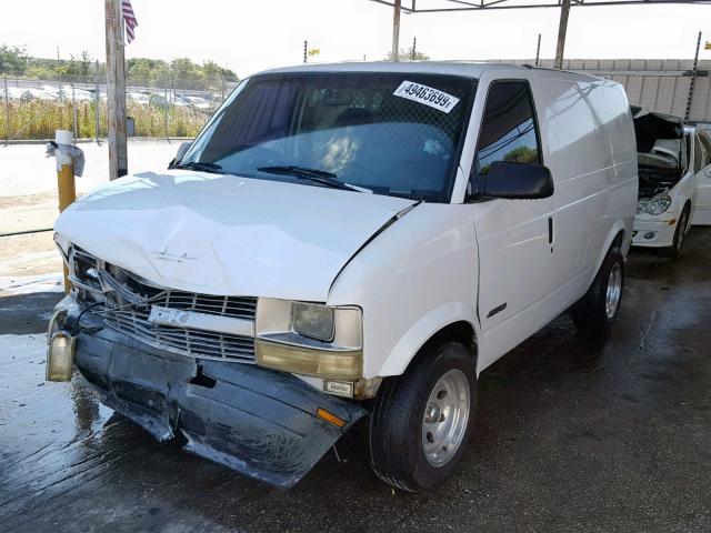 1GCDM19W6YB159057 - 2000 CHEVROLET ASTRO WHITE photo 2