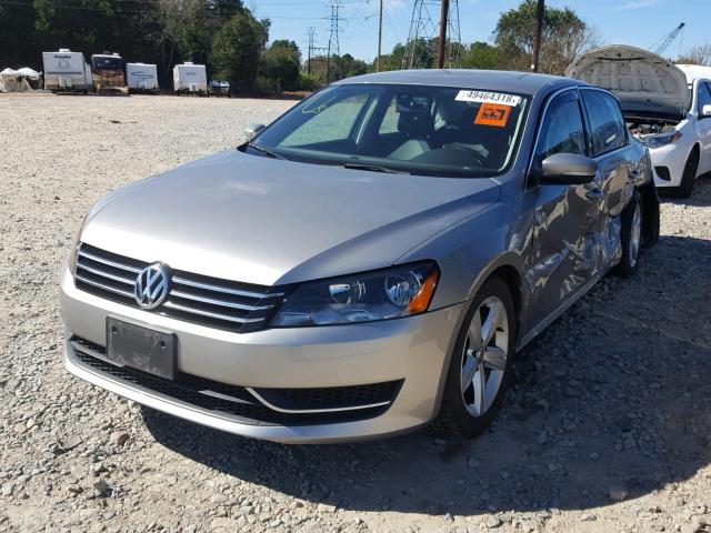 1VWBP7A37DC060882 - 2013 VOLKSWAGEN PASSAT SE SILVER photo 2