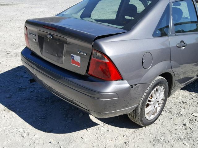 1FAFP34N15W178989 - 2005 FORD FOCUS ZX4 GRAY photo 9