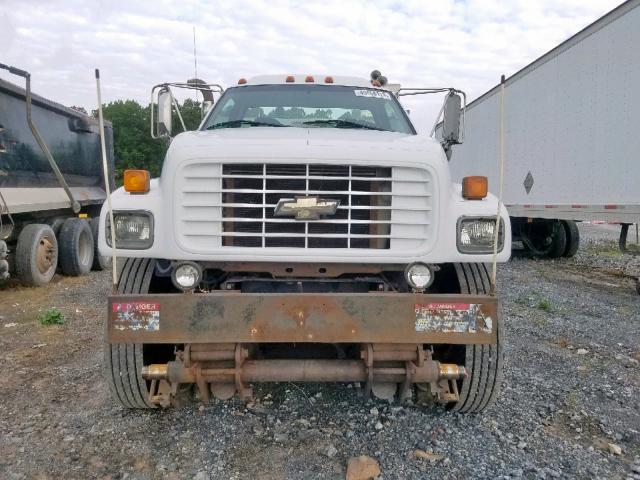 1GBM7H1C92J503418 - 2002 CHEVROLET C7500 WHITE photo 9