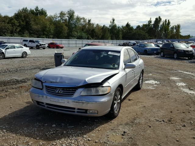 KMHFC46F96A085469 - 2006 HYUNDAI AZERA SE SILVER photo 2