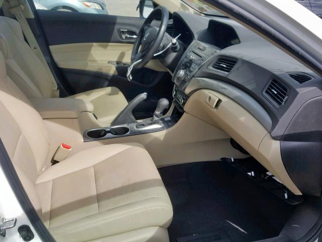 19UDE2F36JA000923 - 2018 ACURA ILX BASE W WHITE photo 5