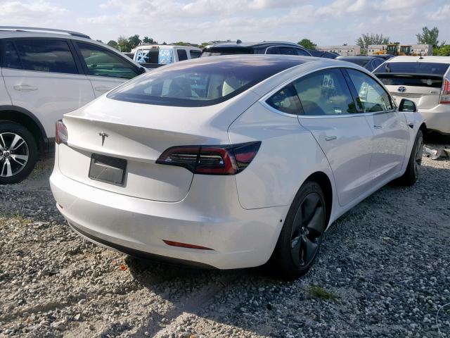 5YJ3E1EAXKF417717 - 2019 TESLA MODEL 3 WHITE photo 4