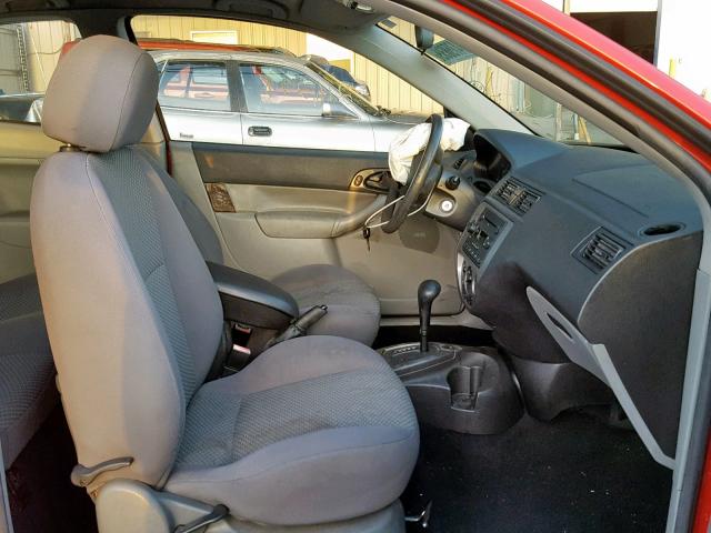 1FAFP31N77W112390 - 2007 FORD FOCUS ZX3 RED photo 5