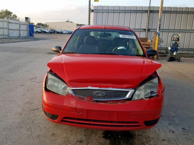 1FAFP31N77W112390 - 2007 FORD FOCUS ZX3 RED photo 9