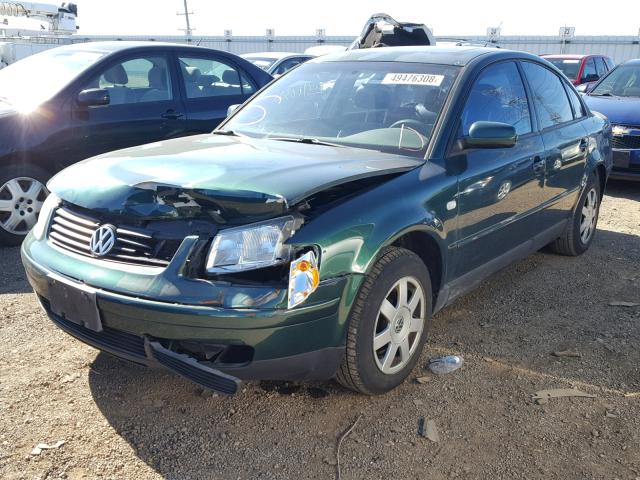 WVWAC63B41P015749 - 2001 VOLKSWAGEN PASSAT GLS GREEN photo 2