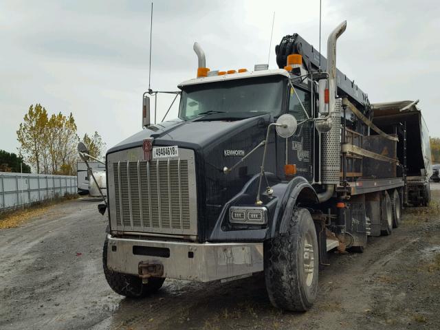 1NKDXUEX54J973982 - 2004 KENWORTH CONSTRUCTI BLACK photo 2