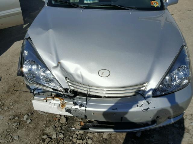 JTHBF30G130121984 - 2003 LEXUS ES 300 SILVER photo 7