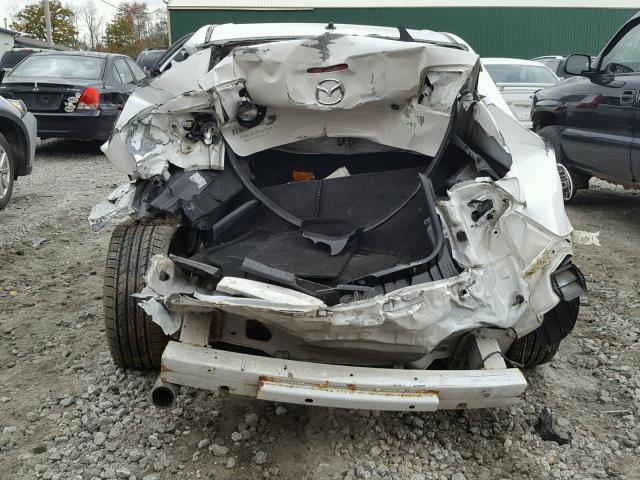 JM1BK323661456566 - 2006 MAZDA 3 S WHITE photo 9