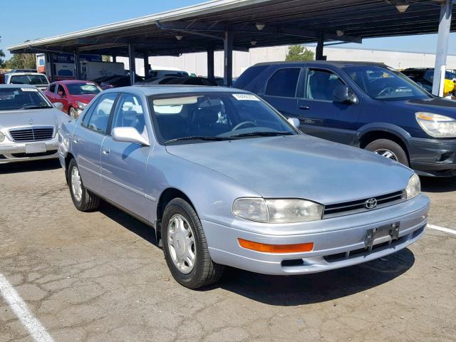 JT2GK13EXR0004262 - 1994 TOYOTA CAMRY XLE BLUE photo 1