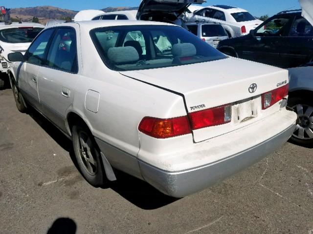 JT2BF22K510293308 - 2001 TOYOTA CAMRY CE WHITE photo 3