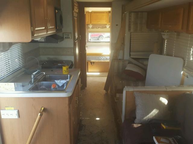 5B4LP37J3Y3317666 - 2000 WORKHORSE CUSTOM CHASSIS MOTORHOME WHITE photo 6