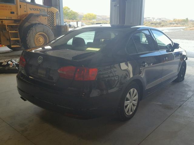 3VW2K7AJ1EM273954 - 2014 VOLKSWAGEN JETTA BASE Սև լուսանկար 4