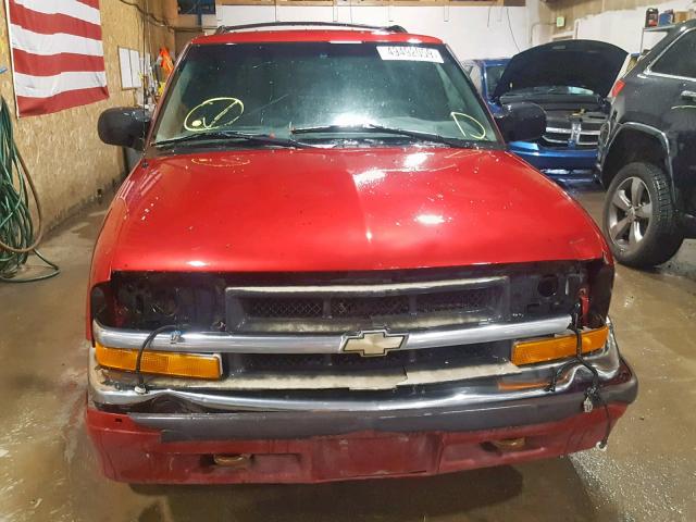 1GNDT13W112228858 - 2001 CHEVROLET BLAZER RED photo 9