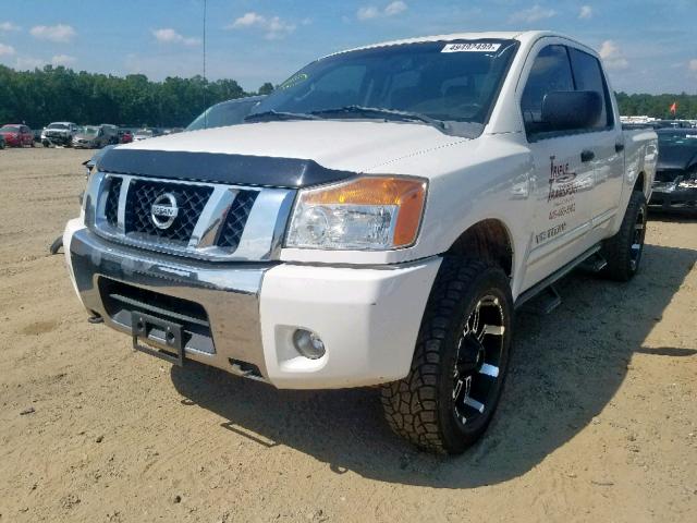 1N6BA0EC6CN303216 - 2012 NISSAN TITAN S WHITE photo 2