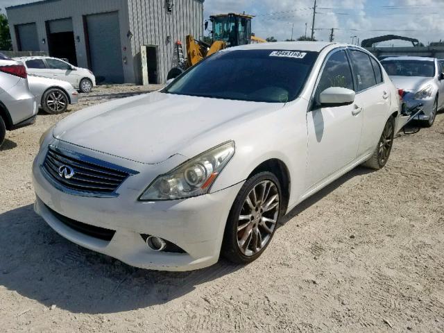 JN1CV6AP1DM300631 - 2013 INFINITI G37 BASE WHITE photo 2