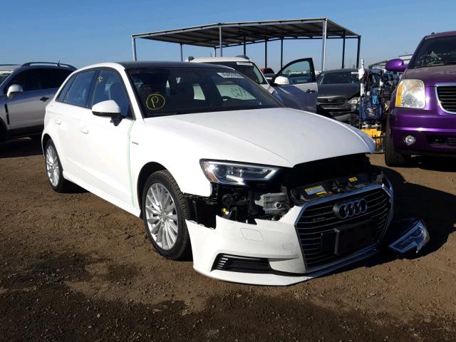 WAUUPBFF1HA043060 - 2017 AUDI A3 E-TRON WHITE photo 1