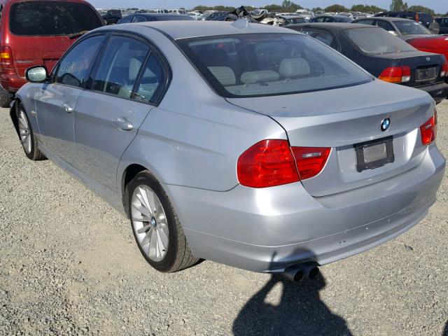 WBAPK5G5XBNN25898 - 2011 BMW 328 XI SUL SILVER photo 3