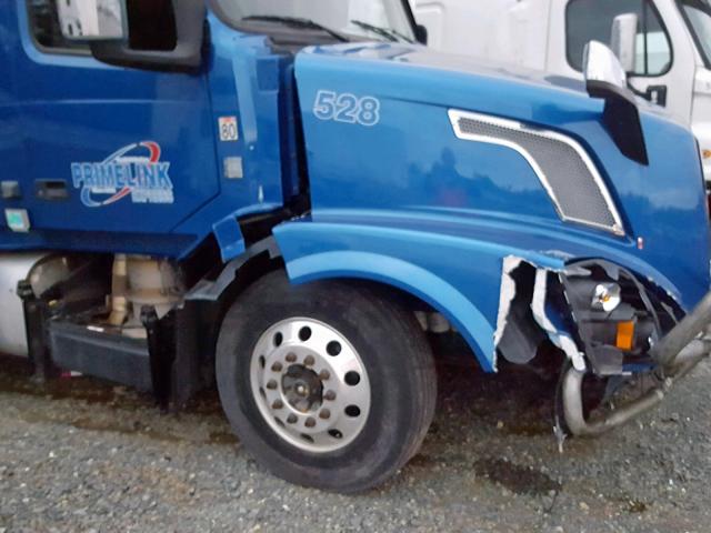 4V4NC9EHXHN956878 - 2017 VOLVO VN VNL BLUE photo 9