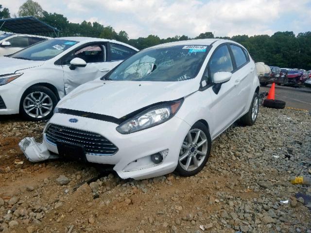 3FADP4EJ0KM123289 - 2019 FORD FIESTA SE WHITE photo 2