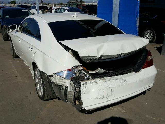 WDDDJ72X88A133568 - 2008 MERCEDES-BENZ CLS 550 WHITE photo 3