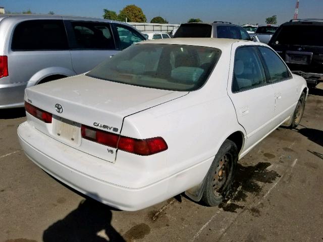 JT2BF22K6W0116015 - 1998 TOYOTA CAMRY CE WHITE photo 4