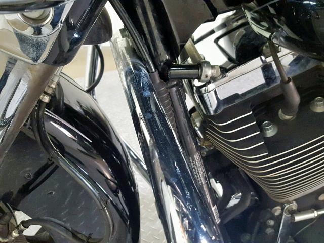 1HD1KEM14BB634299 - 2011 HARLEY-DAVIDSON FLHTK BLACK photo 18